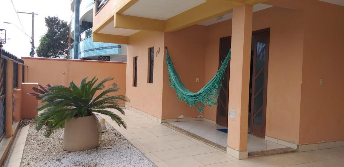 הוילה בומבינאס Casa 02 Dorm Na Rua Salmao מראה חיצוני תמונה
