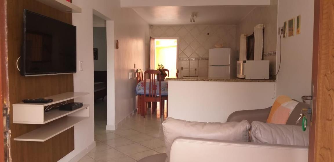 הוילה בומבינאס Casa 02 Dorm Na Rua Salmao מראה חיצוני תמונה