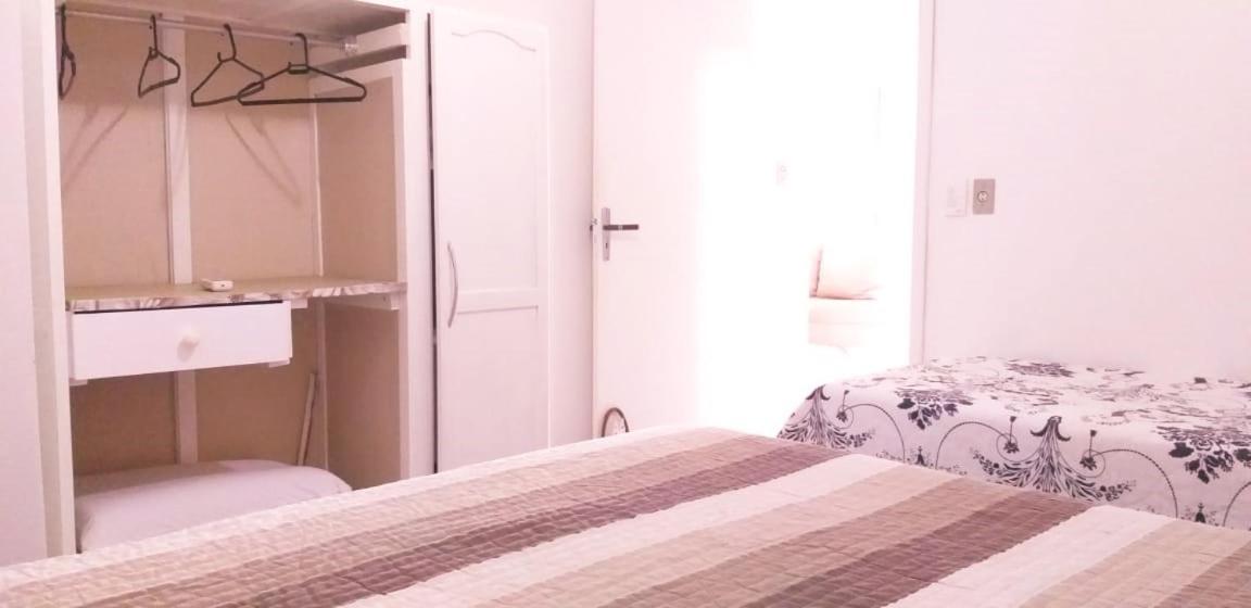 הוילה בומבינאס Casa 02 Dorm Na Rua Salmao מראה חיצוני תמונה