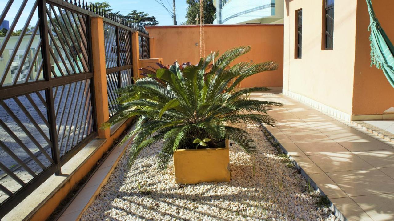 הוילה בומבינאס Casa 02 Dorm Na Rua Salmao מראה חיצוני תמונה