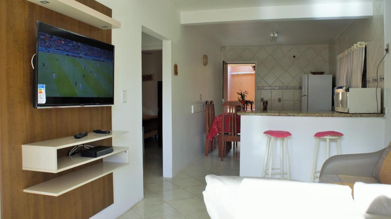 הוילה בומבינאס Casa 02 Dorm Na Rua Salmao מראה חיצוני תמונה